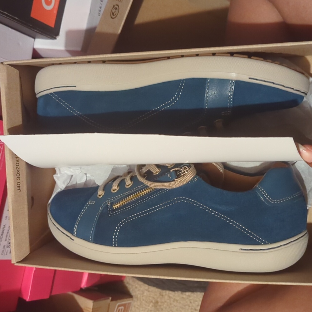 Sneakers